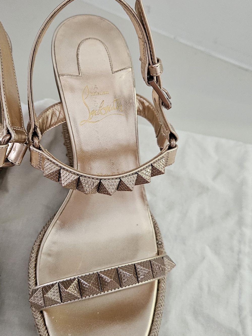 Christian Louboutin Rose Gold Studded Platform Sandals 39 - Picture 4 of 8